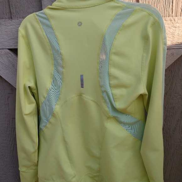 Tangerine, yellowish green jacket - Picture 7 of 7